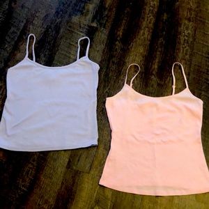 Pink Victoria’s Secret bundle of 2 💗💜 knit tanks
